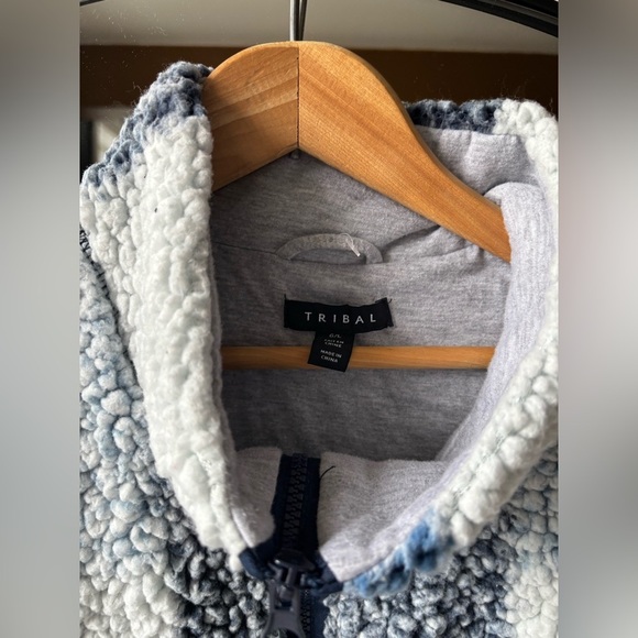 TRIBAL | fleece vest | size large - Picture 3 of 4